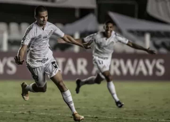 Ajax est&aacute; monitorando jovem Kaiky, do Santos