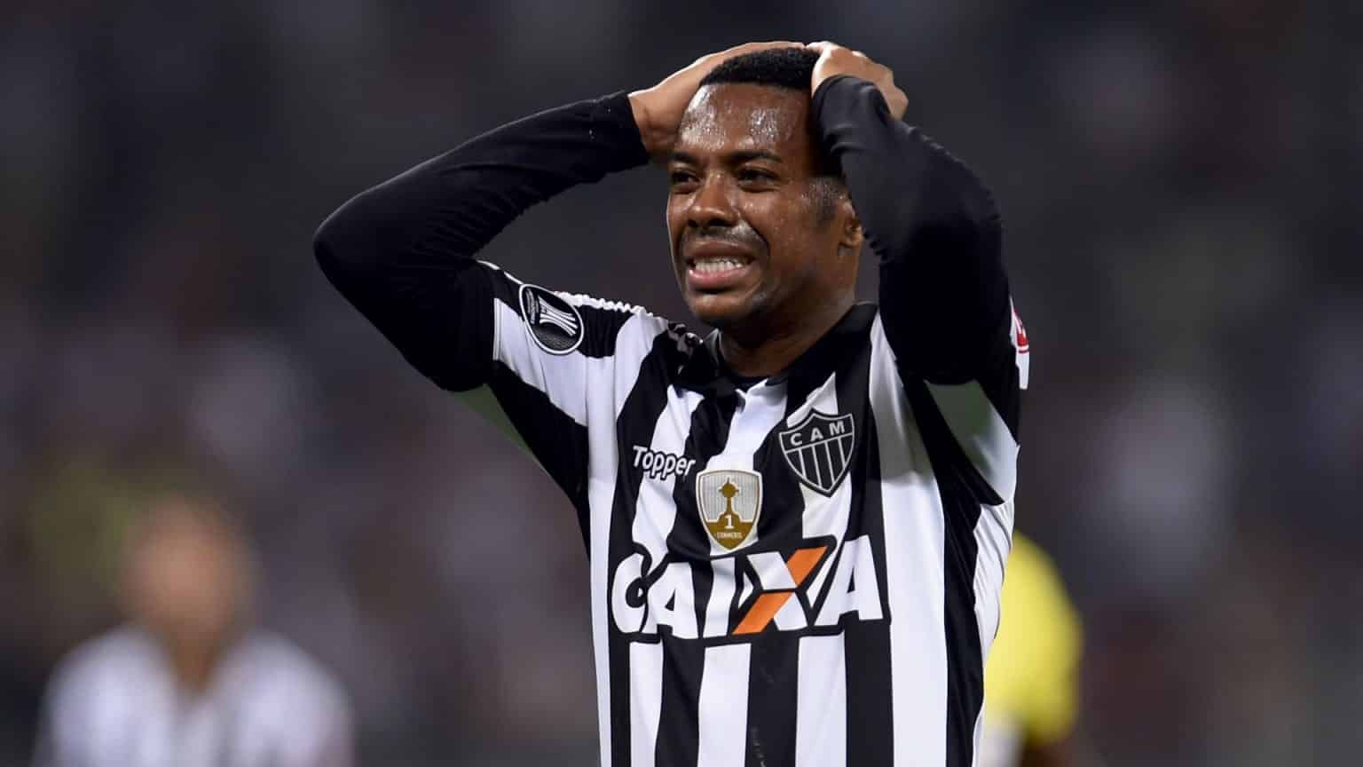 Empres&aacute;rio defende Robinho e culpa jovem albanesa: &ldquo;Ela foi safadinha&rdquo;