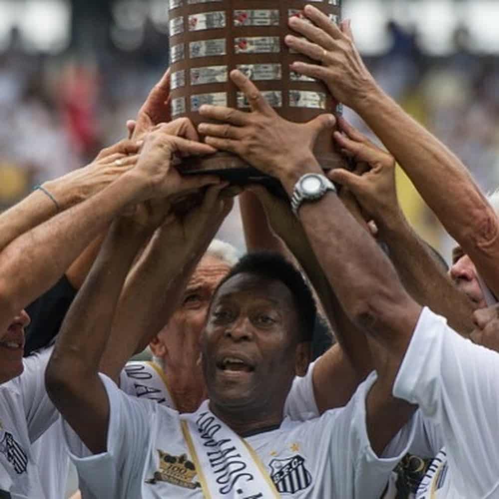 Pel&eacute; parabeniza 109 anos do Santos: &ldquo;O clube com a hist&oacute;ria mais bonita do mundo faz anivers&aacute;rio!&rdquo;