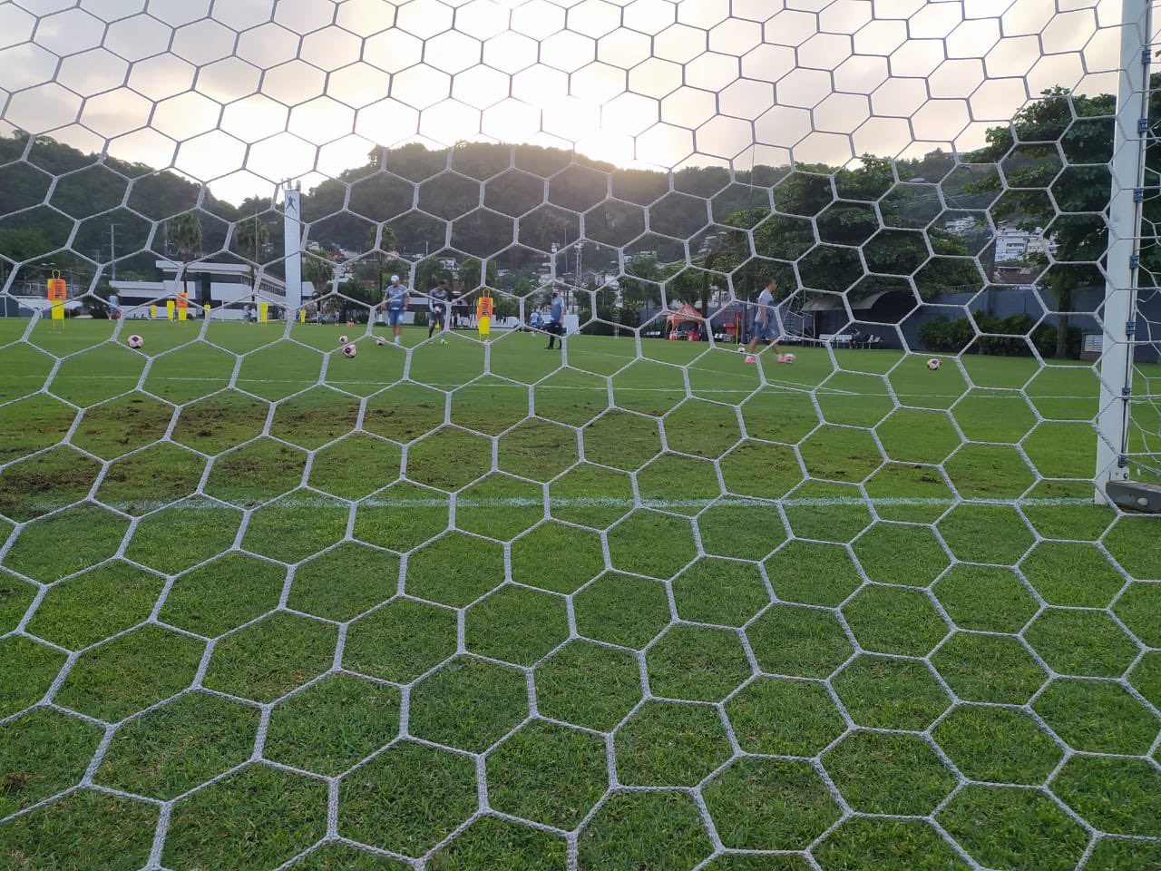 Santos deve ter time misto contra Novorizontino