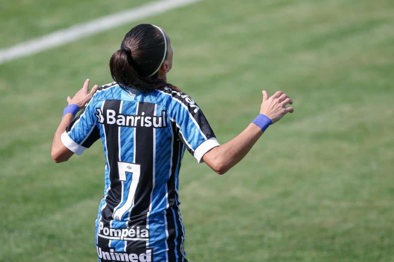 Pri Back, meia-campista do Gr&ecirc;mio projeta nova temporada