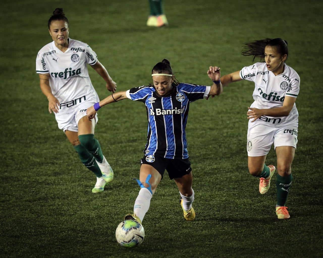 Pri Back, meia-campista do Gr&ecirc;mio projeta nova temporada