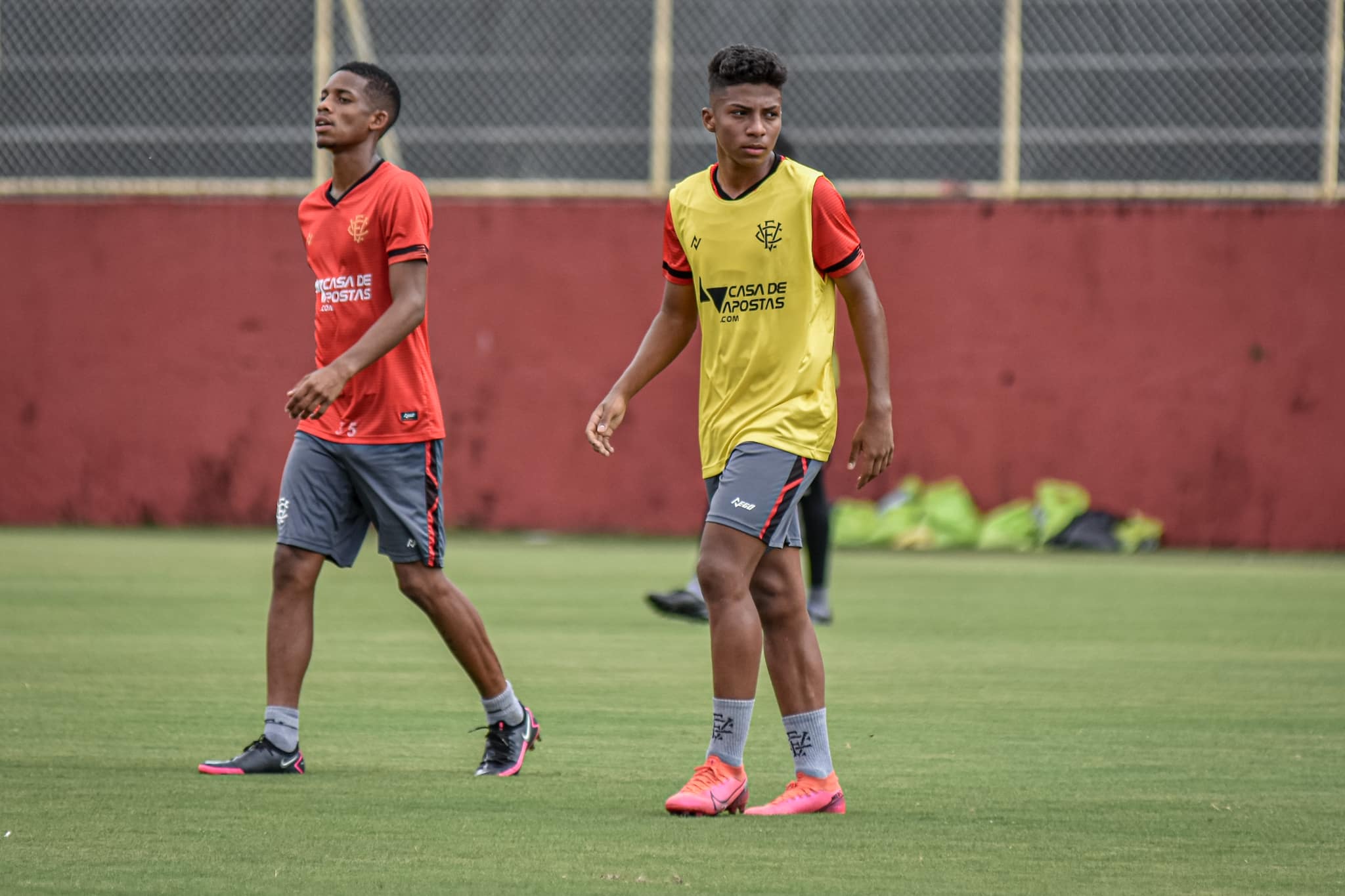 Vitória finaliza preparação para enfrentar o Doce Mel com time alternativo