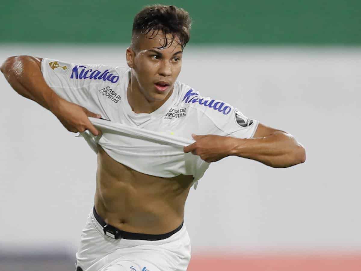 Juventus prepara pr&eacute;-contrato para Kaio Jorge