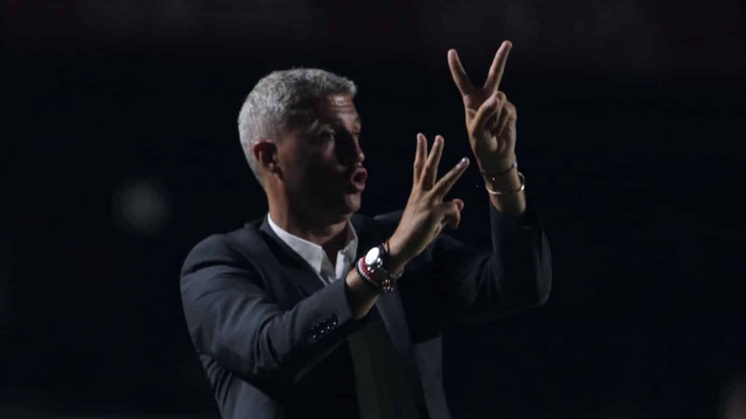 Crespo fala sobre chegada de mais reforços: “O mercado é sempre aberto”