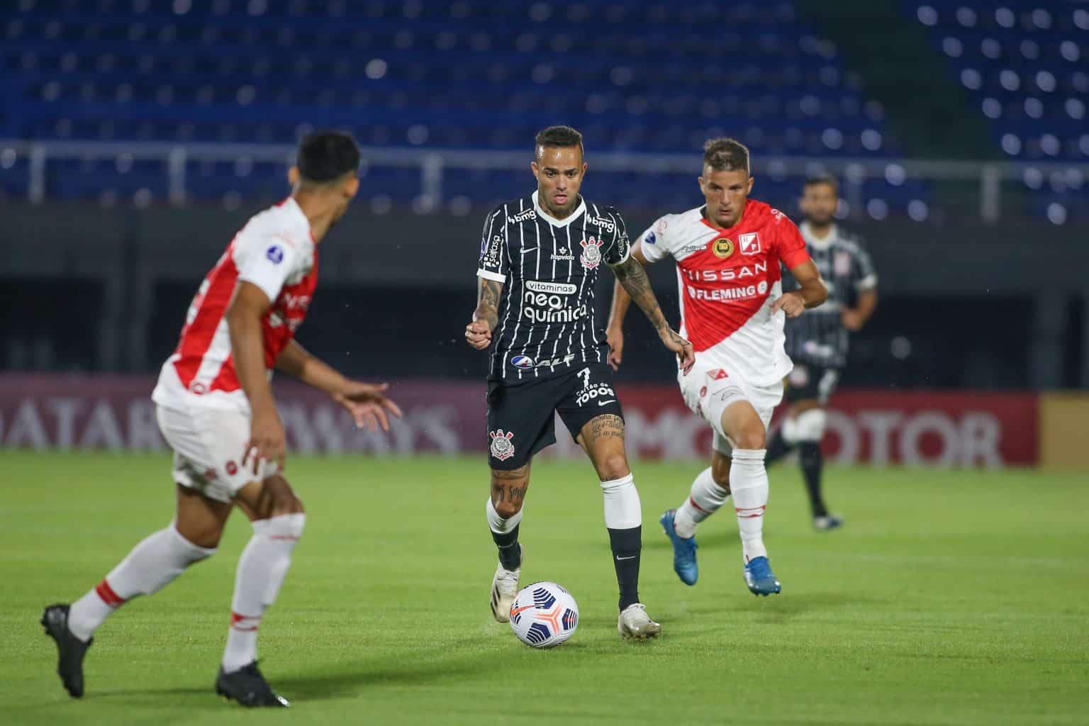 Mancini elogia atua&ccedil;&atilde;o de Luan: &ldquo;Um atleta que gosta muito da bola, que quer participar do jogo incessantemente&rdquo;