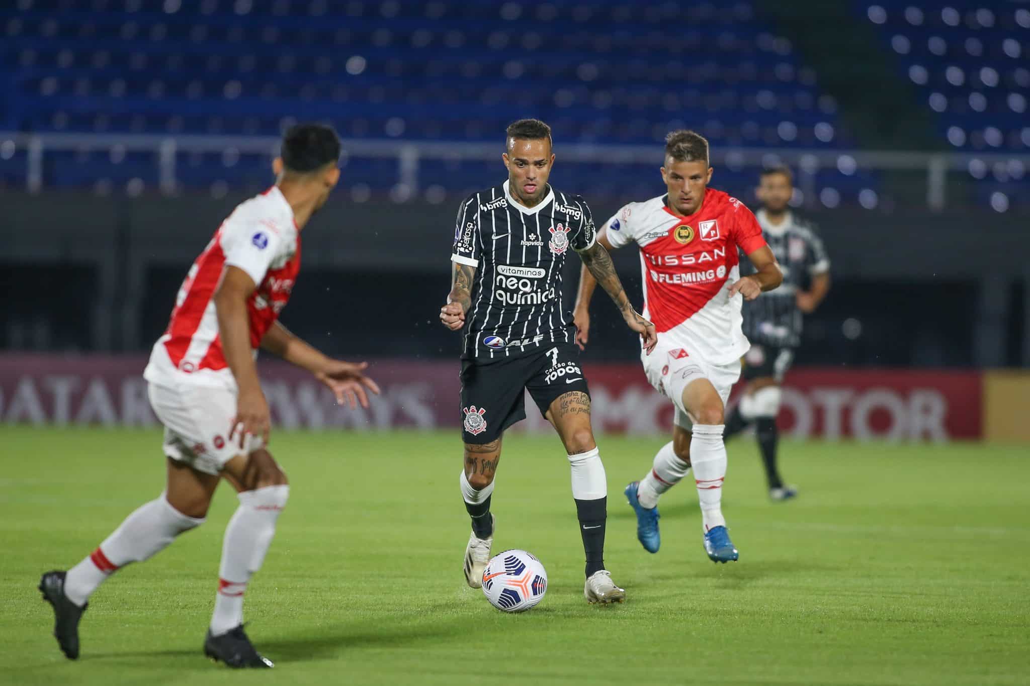 Mancini elogia atuação de Luan: “Um atleta que gosta muito da bola, que quer participar do jogo incessantemente”