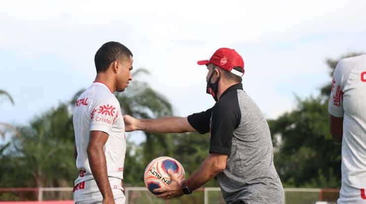 Dudu analisa derrota do Vila Nova e mira duelo contra Juventude: &ldquo;m&iacute;nimo de erros poss&iacute;vel&rdquo;