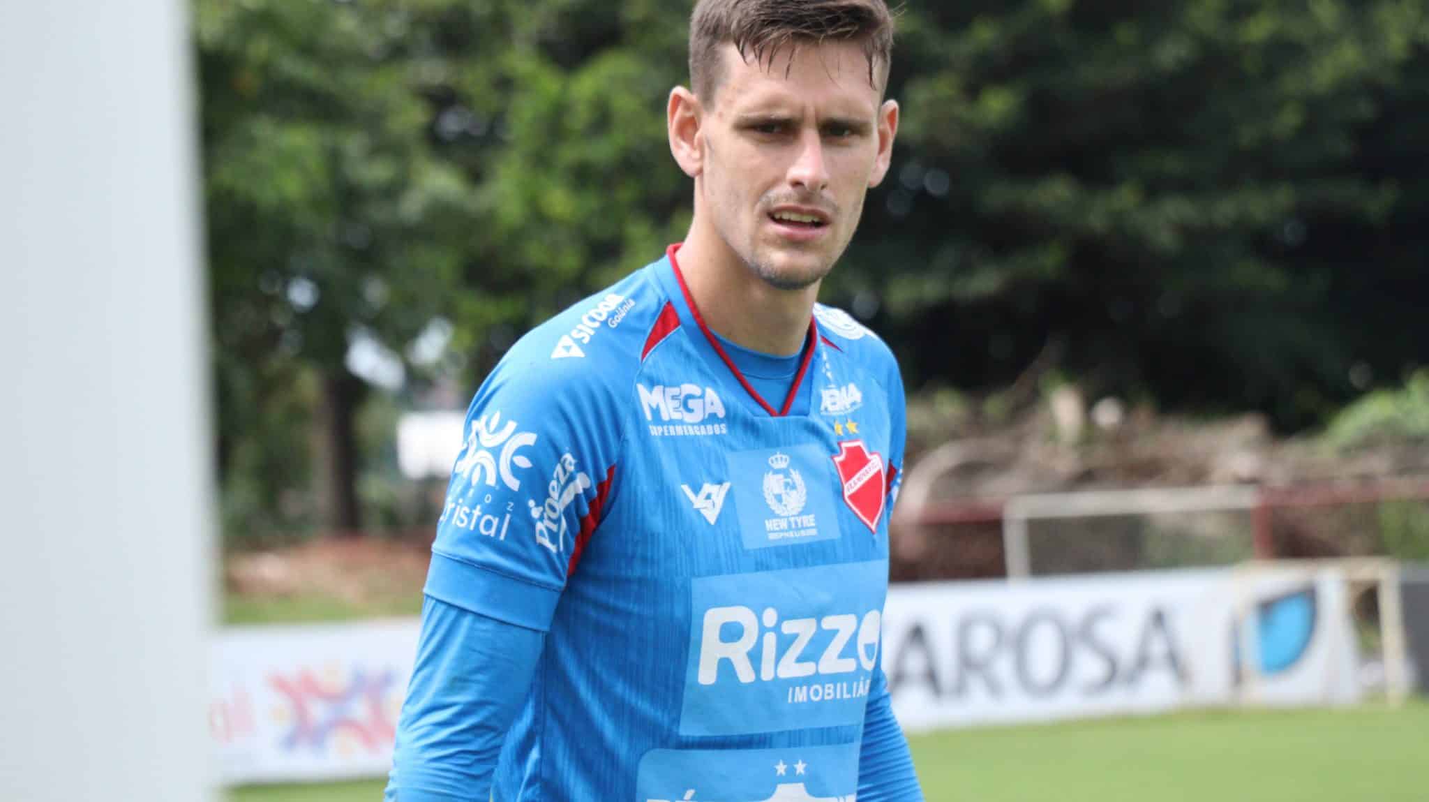 Georgemy prega concentração para clássico contra Goiás e fala sobre arbitragem: “contra tudo e contra todos”