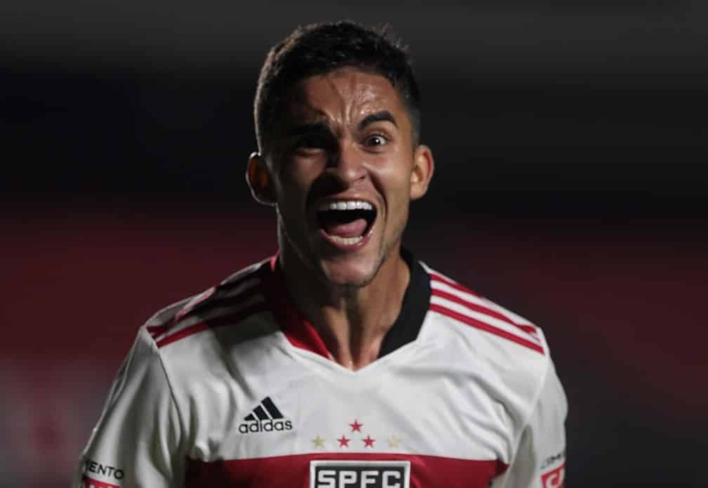 Rodrigo Nestor rebate cr&iacute;ticas sobre renova&ccedil;&atilde;o: &ldquo;N&atilde;o tinha motivo para querer ir embora&rdquo;