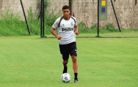 João Victor imagina titularidade com a camisa da Ponte Preta