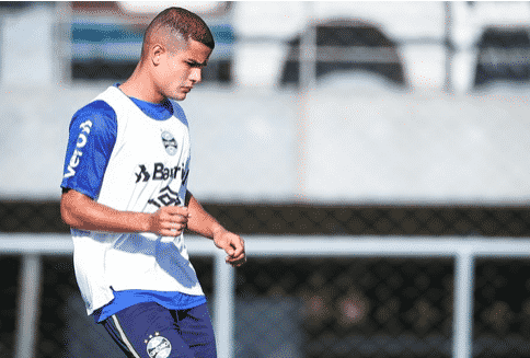 #maisum: Felipe, lateral-direito chega à Ponte Preta