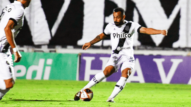 Ponte Preta enfrenta o Mirassol em busca de reabilitação