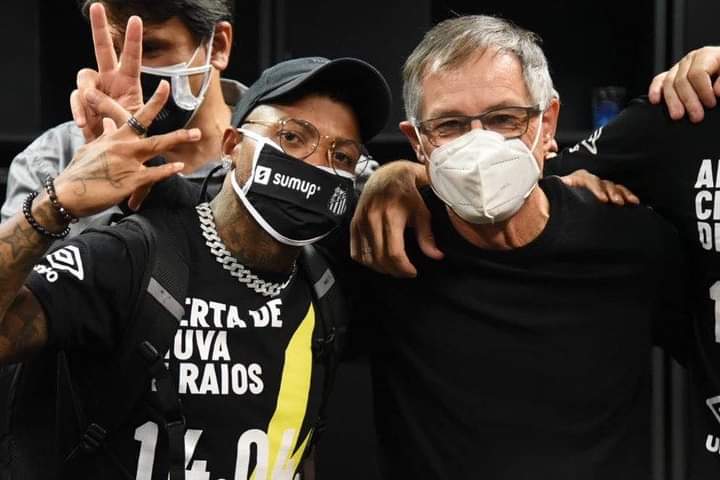 Marinho se desentende com Ariel Holan e pede desculpa: &ldquo;Minha atitude foi p&eacute;ssima&rdquo;