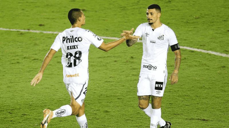 Alison comenta sa&iacute;da de Ariel Holan: &ldquo;Foi uma sa&iacute;da precoce&rdquo;