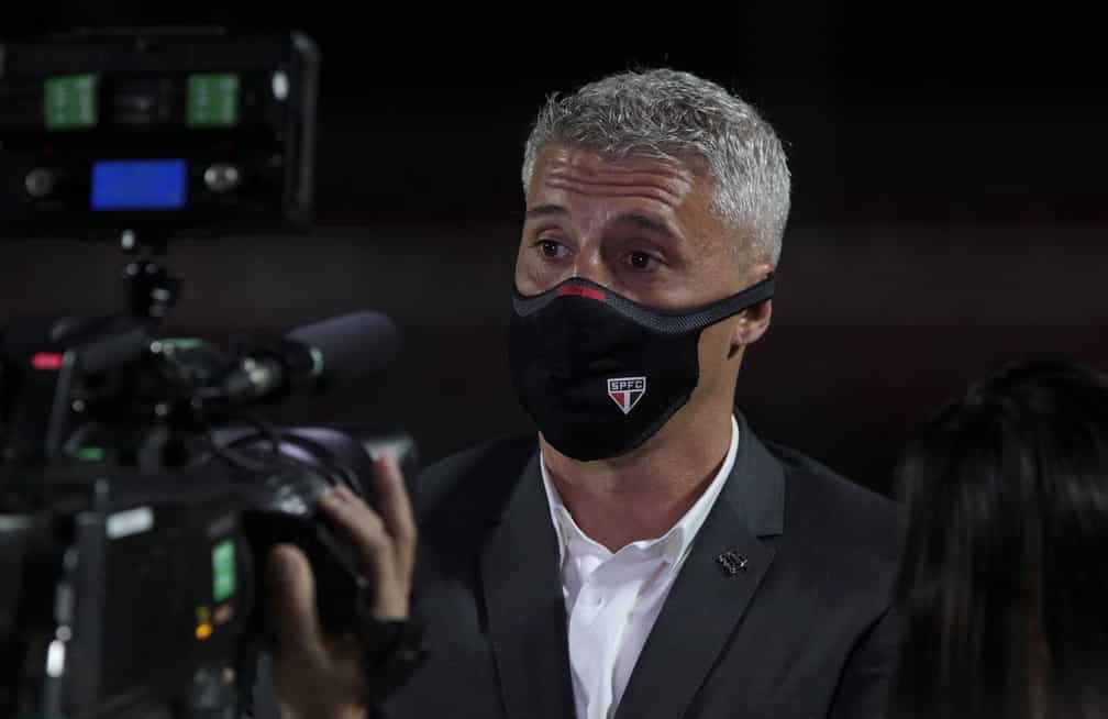 Crespo avalia período de treinos e sequência de jogos: “Devemos nos adaptar a essa situação”