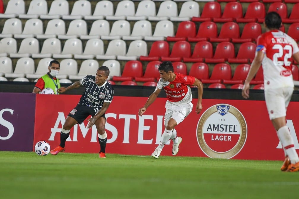 Otero vê empate ruim do Corinthians: “Perdemos dois pontos que vão fazer muita falta”