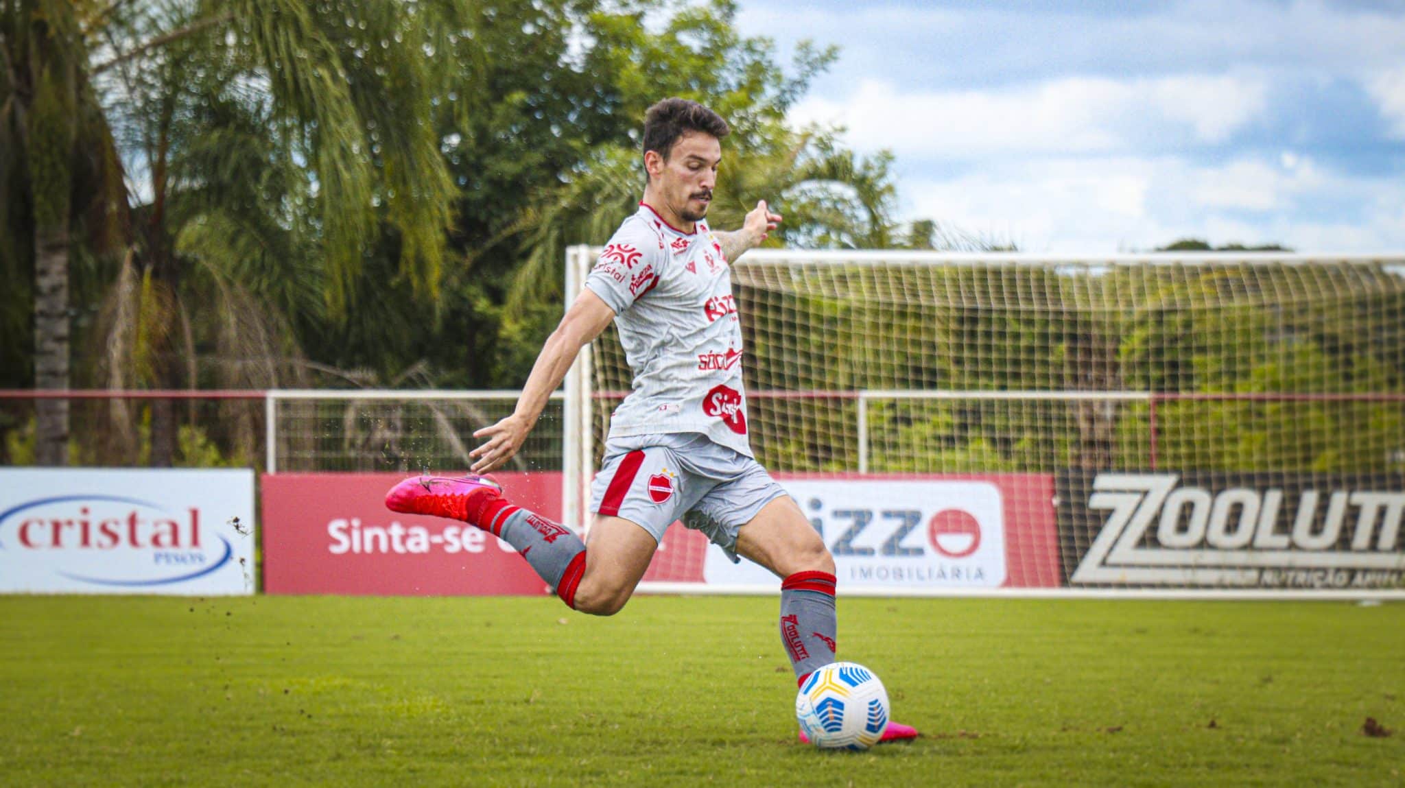 Vila Nova visita Aparecidense buscando vaga na final do Goian&atilde;o