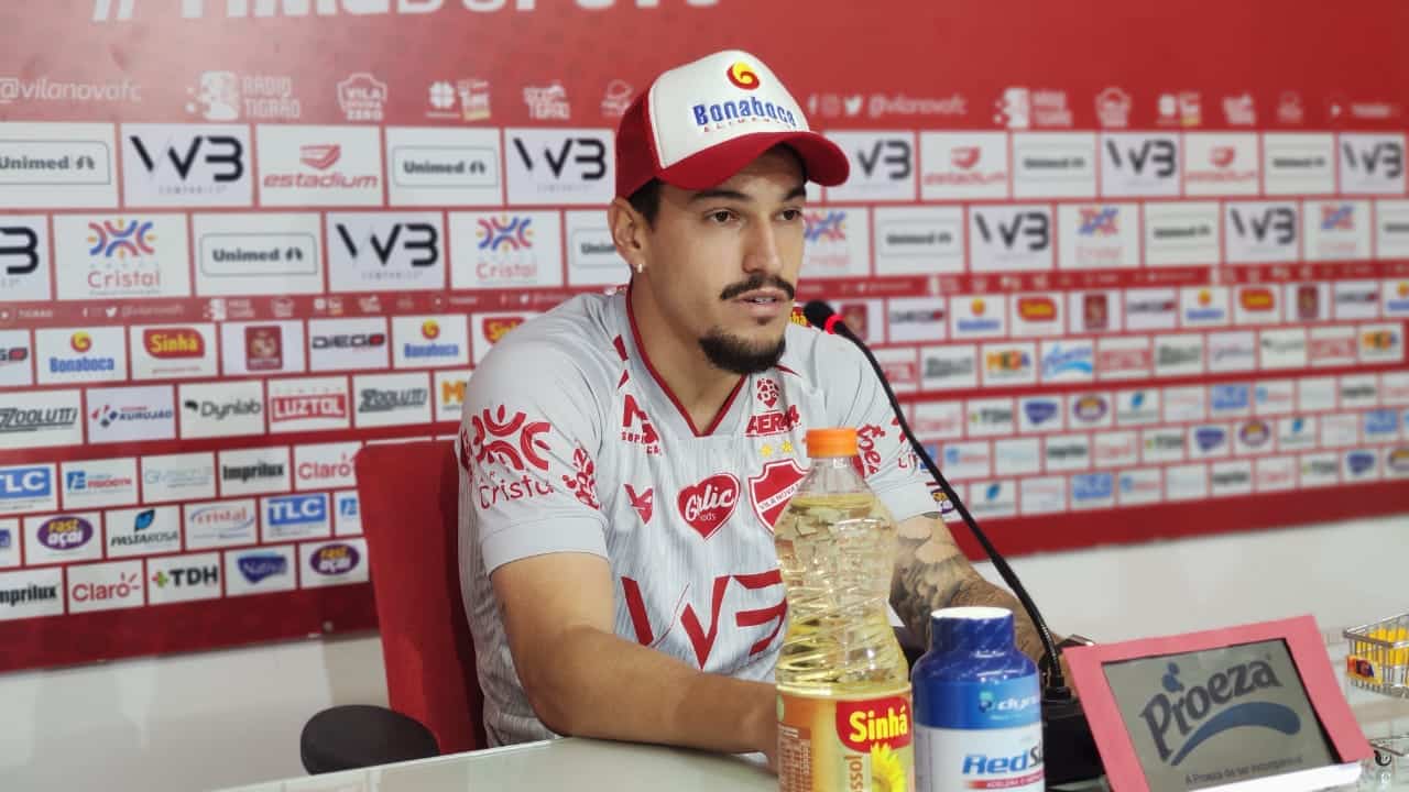Querendo quebrar jejum de 16 anos do Vila Nova, Arthur fala de responsabilidade: &ldquo;Temos que entrar focados&rdquo;