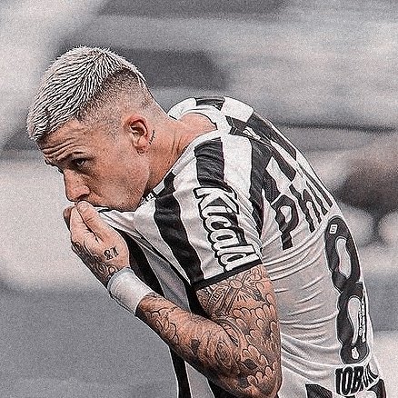 Jobson, do Santos, retoma os treinamentos em campo