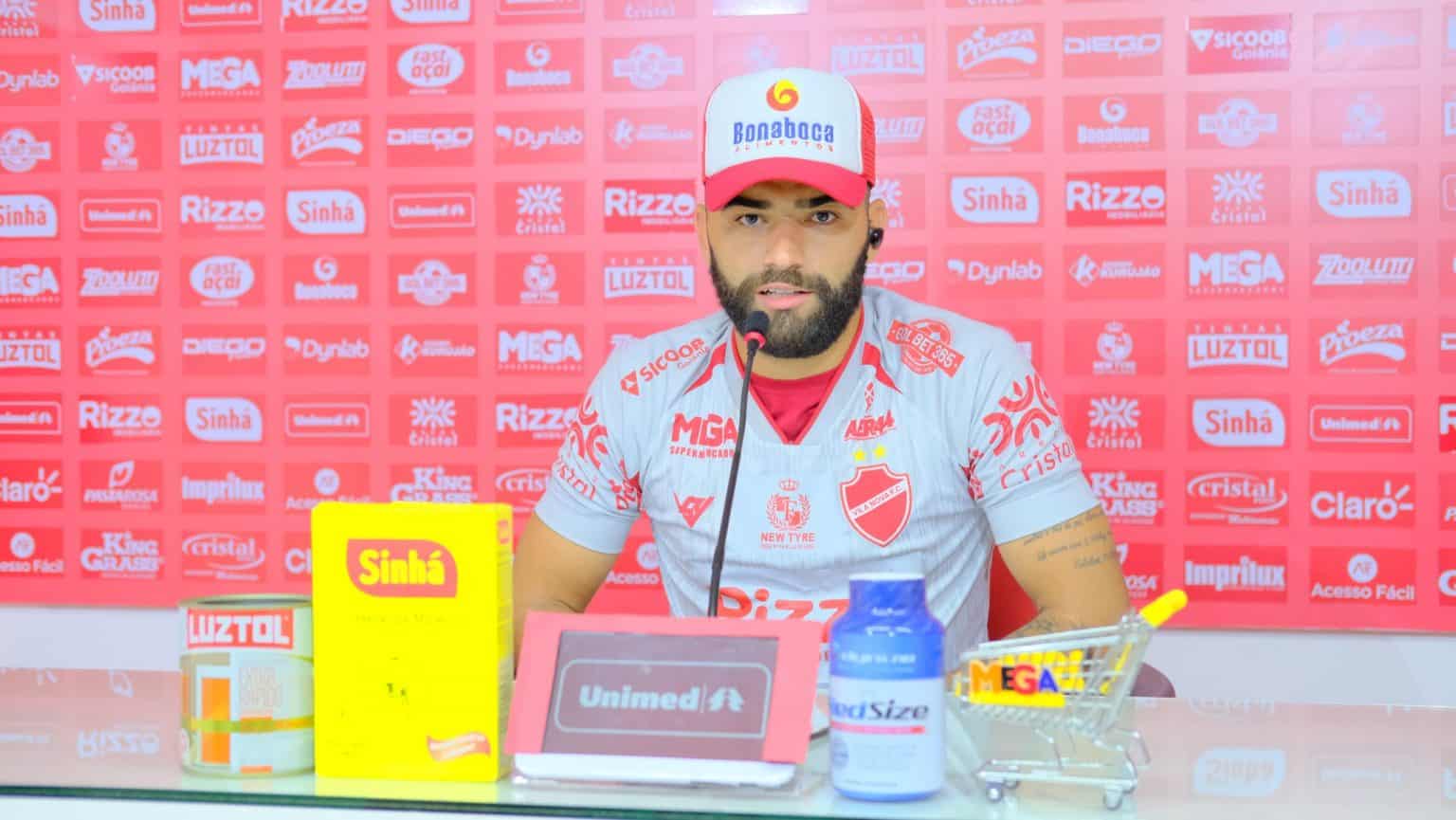 Ikaro &eacute; apresentado pelo Vila Nova e enaltece: &ldquo;time de tradi&ccedil;&atilde;o&rdquo;