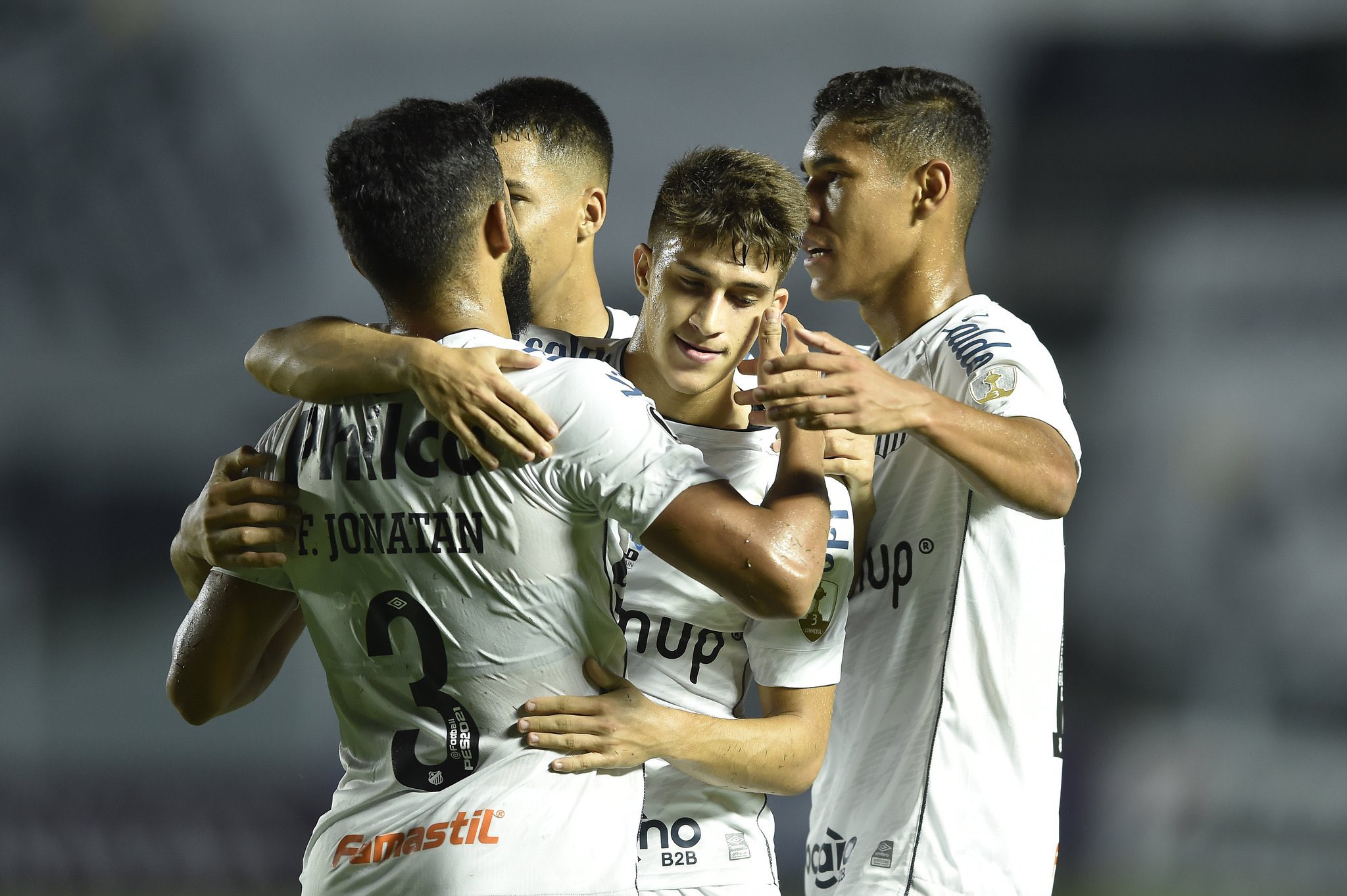 Santos tem três renovações encaminhadas