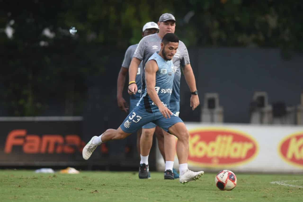 Santos encerra prepara&ccedil;&atilde;o para o cl&aacute;ssico; confira prov&aacute;vel escala&ccedil;&atilde;o
