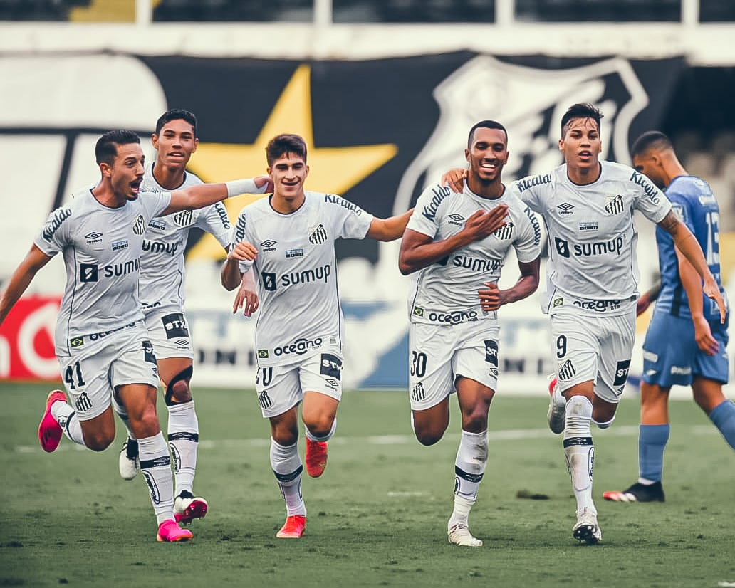 Andres Rueda revela bom clima no Santos: &ldquo;Muita garra e determina&ccedil;&atilde;o de todos&rdquo;