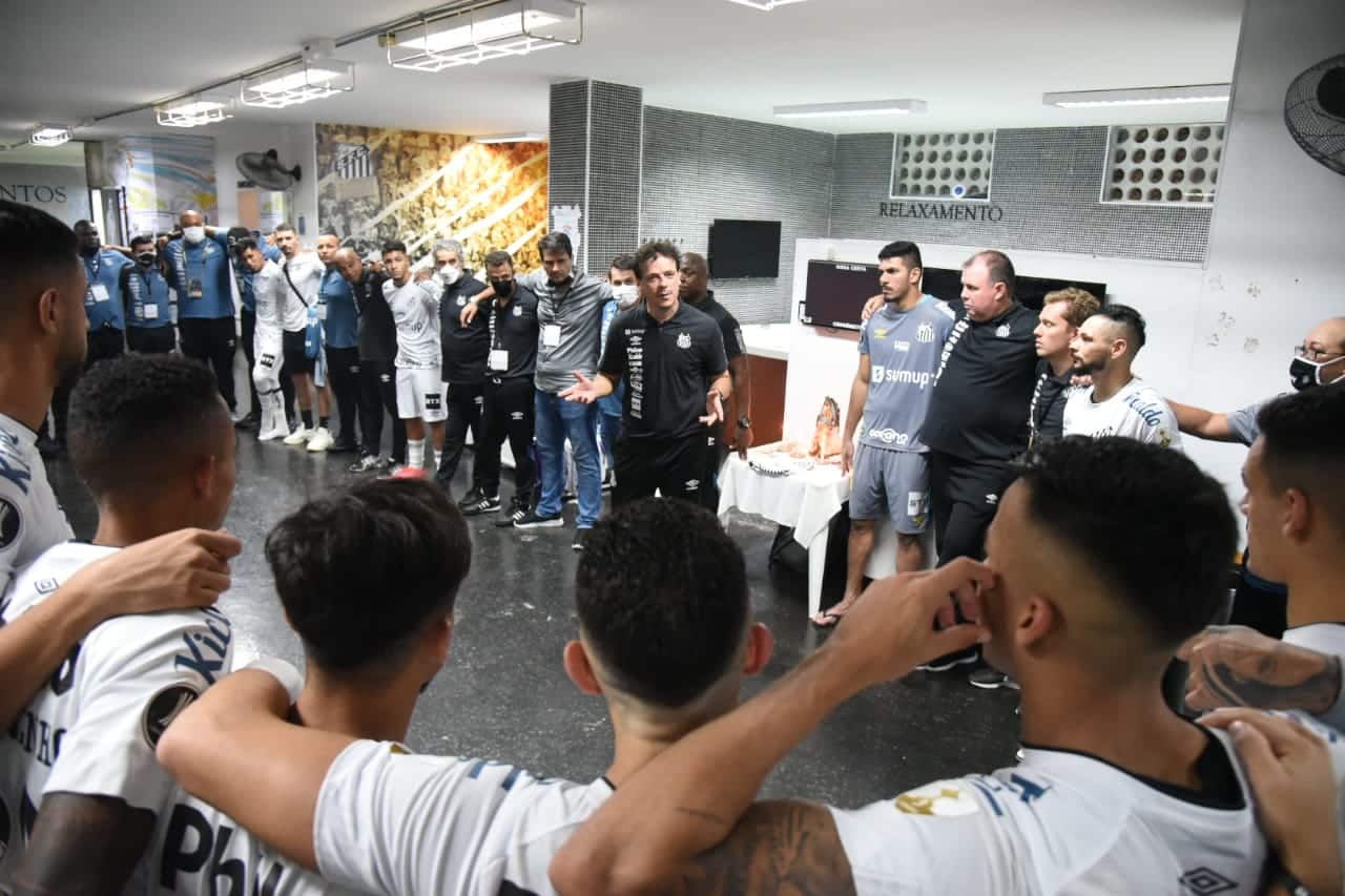 Fernando Diniz rasga elogios para Alison e Marinho