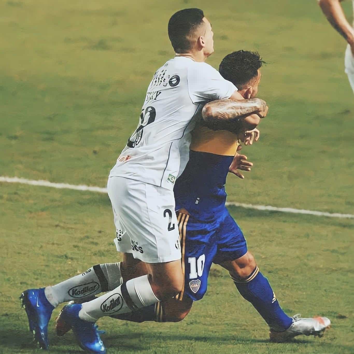 Kaiky tem números melhores que Lucas Veríssimo na Libertadores