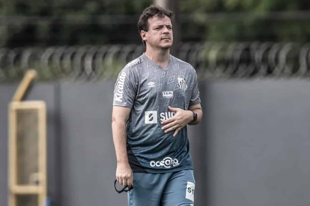 Fernando Diniz critica jogos na altitude: “É desumano”