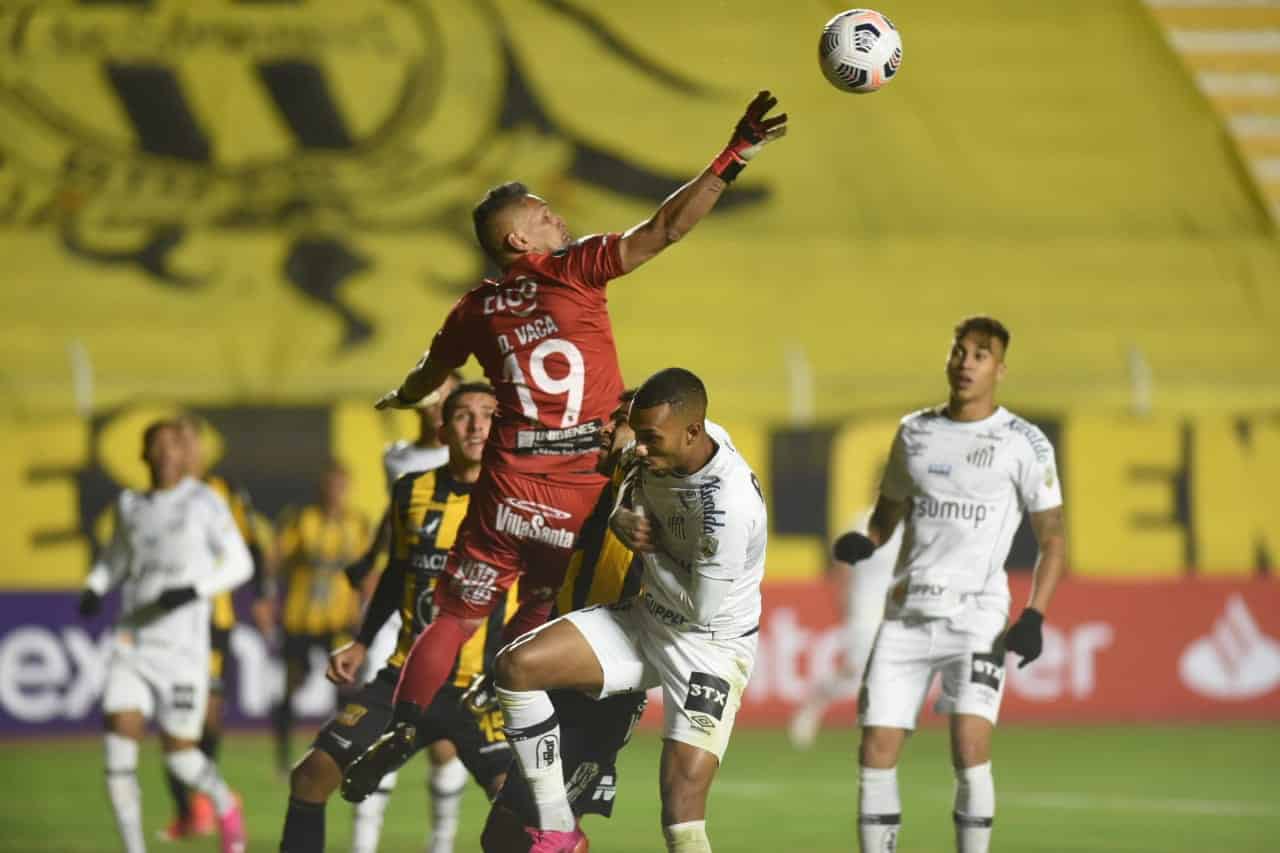 Lucas Braga nega falha em estratégia do Santos