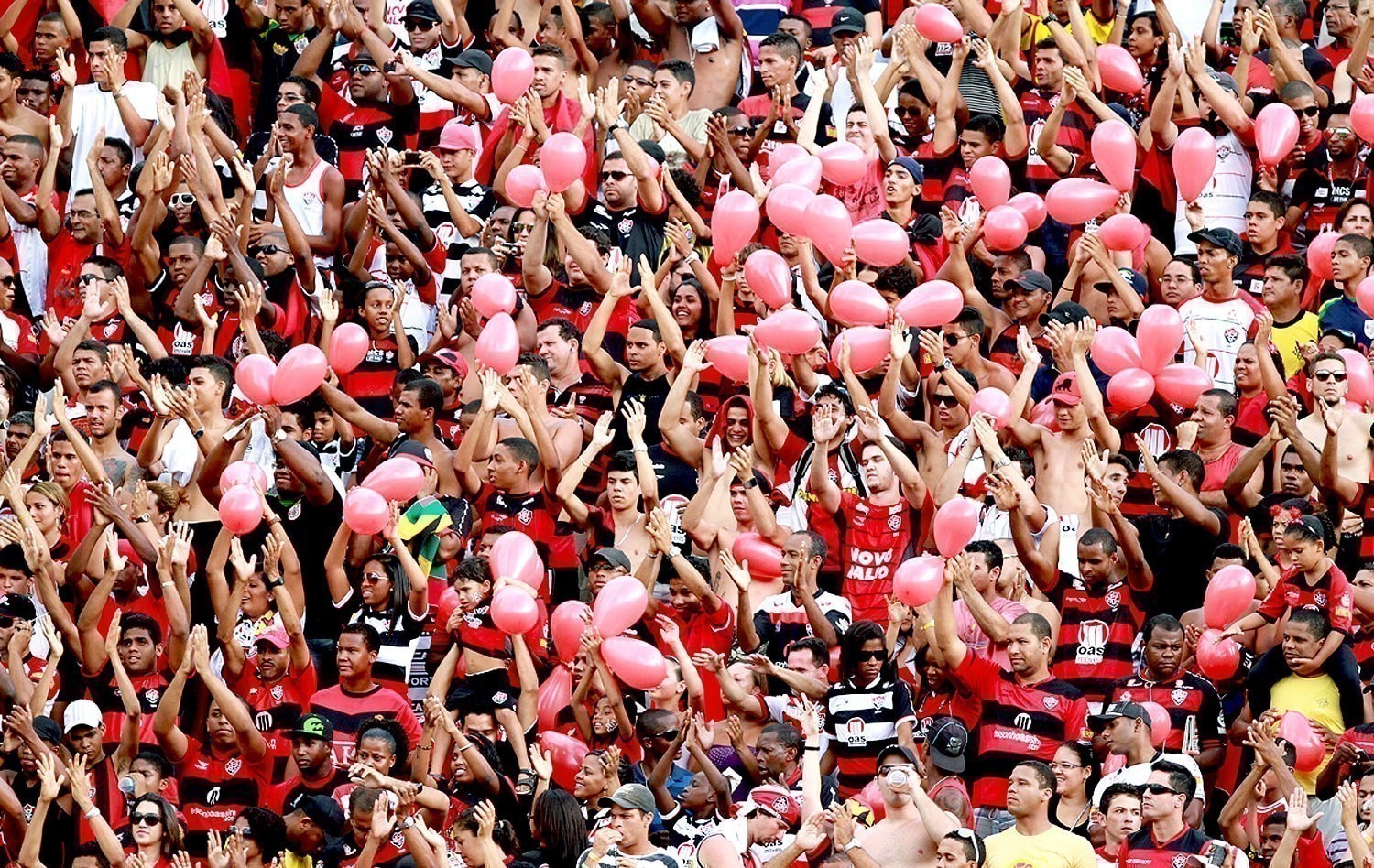 Festa rubro-negra! Vit&oacute;ria celebra 122 anos de funda&ccedil;&atilde;o