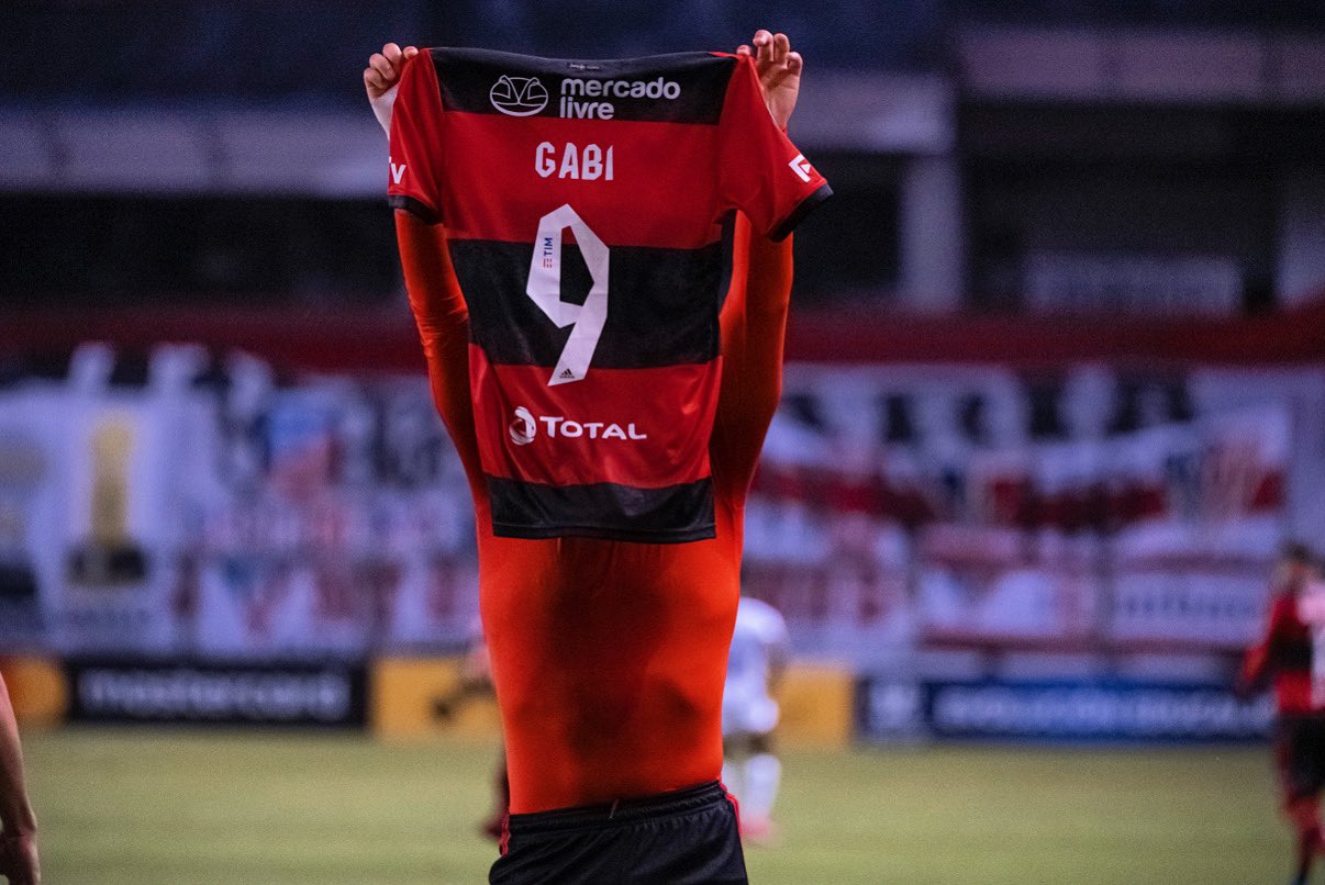 Gabigol marca duas vezes e iguala com Zico na artilharia da Libertadores
