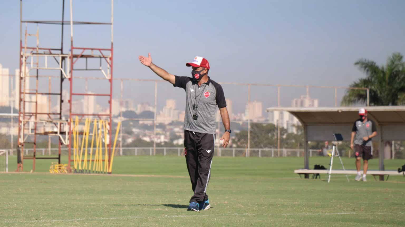 T&eacute;cnico do Vila Nova analisa Botafogo: &ldquo;time perigoso&rdquo;