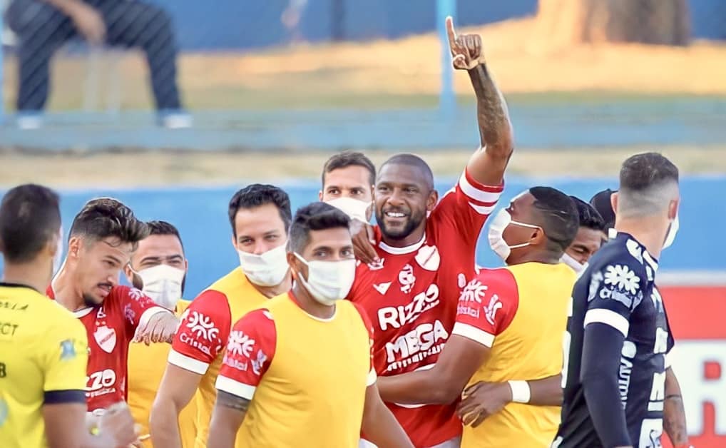 Aparecidense x Vila Nova como aconteceu &ndash; resultado, destaques e rea&ccedil;&atilde;o