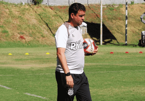 Cumprir tabela? F&aacute;bio Moreno vai usar for&ccedil;a m&aacute;xima contra o Palmeiras