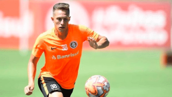 #podechegar: Richard na Ponte Preta? Clube negocia contratação de meio-campista