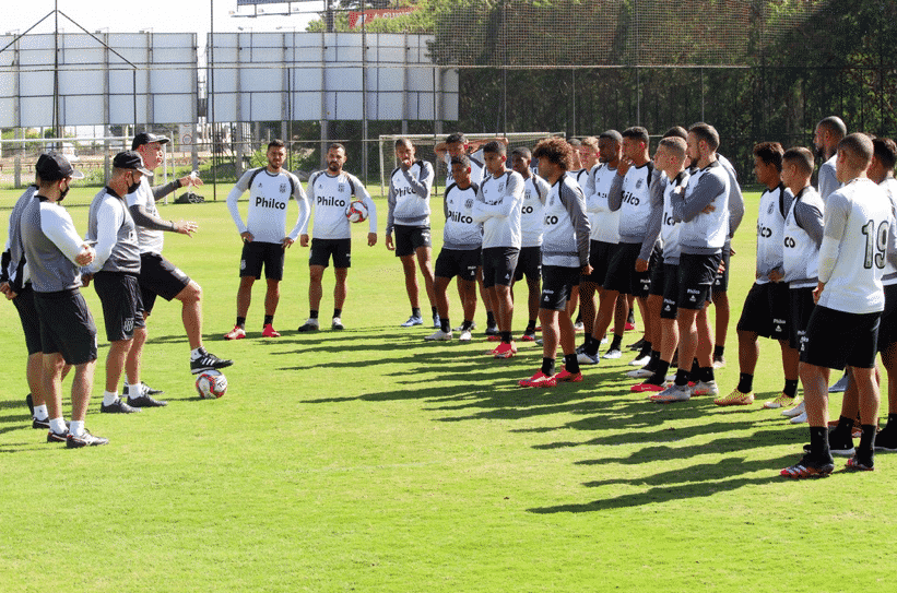 Retorno da Ponte Preta teve reapresentação, contratações e protesto da torcida no Moisés Lucarelli