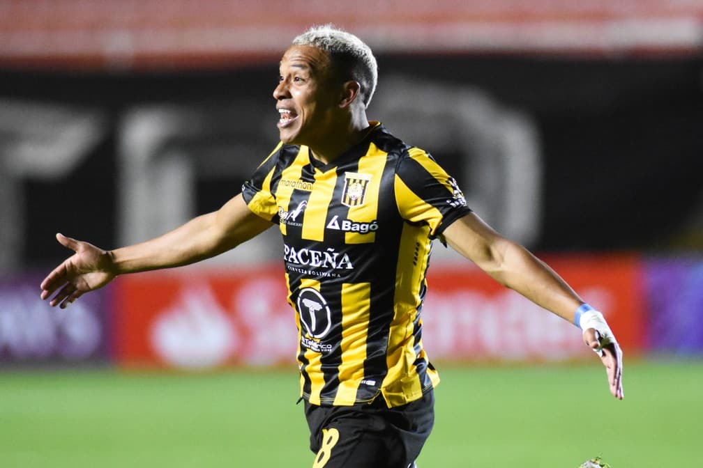 The Strongest x Barcelona-EQU como aconteceu &ndash; resultado, destaques e rea&ccedil;&atilde;o