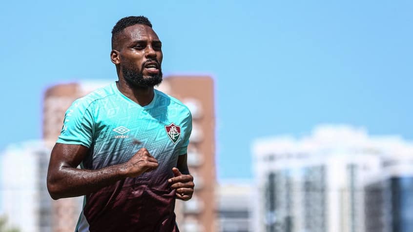 50 jogos pelo Fluz&atilde;o: Luccas Claro comenta expectativa de completar marca importante pelo clube