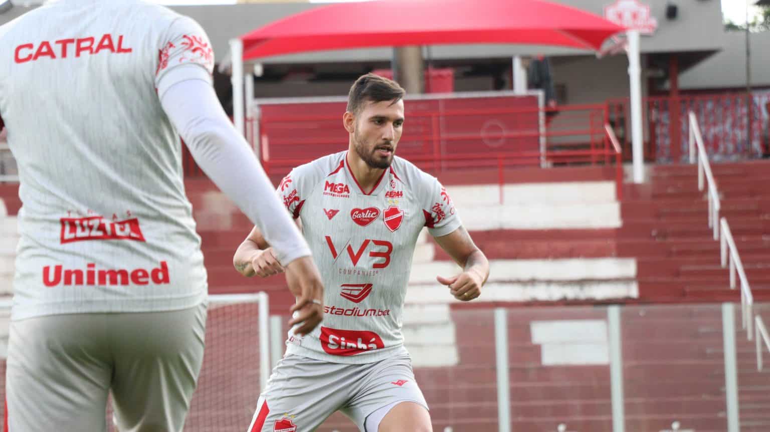 Depois de Alan Mineiro, Vila Nova rescinde com mais dois jogadores