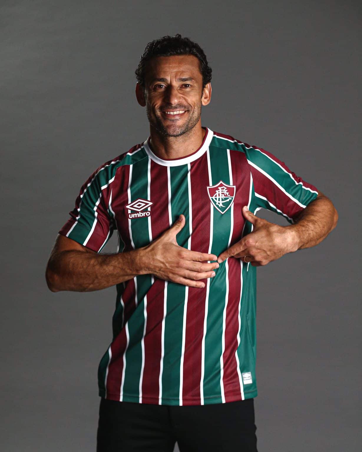 Umbro e Fluminense apresentam nova camisa tricolor
