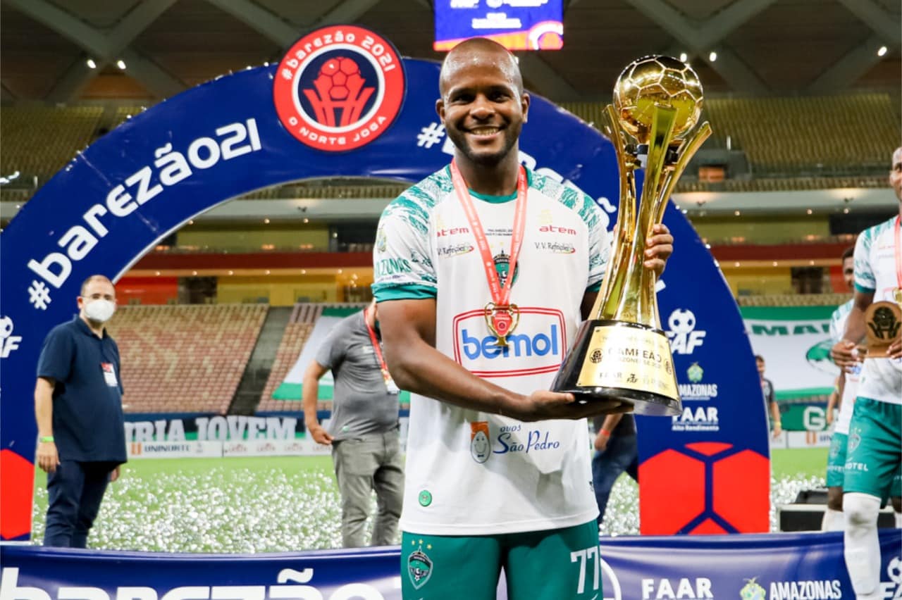 Philip celebra primeiro título no Manaus e dedica conquista à torcida: “Nos apoiaram mesmo à distância”