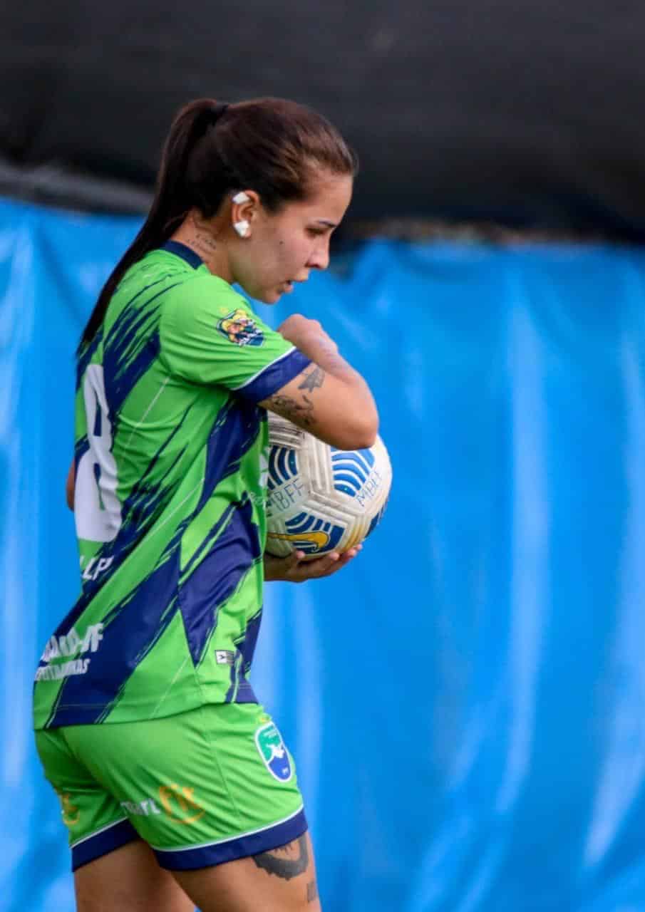Karla Alves marca e garante 1&ordf; vit&oacute;ria do Minas Bras&iacute;lia