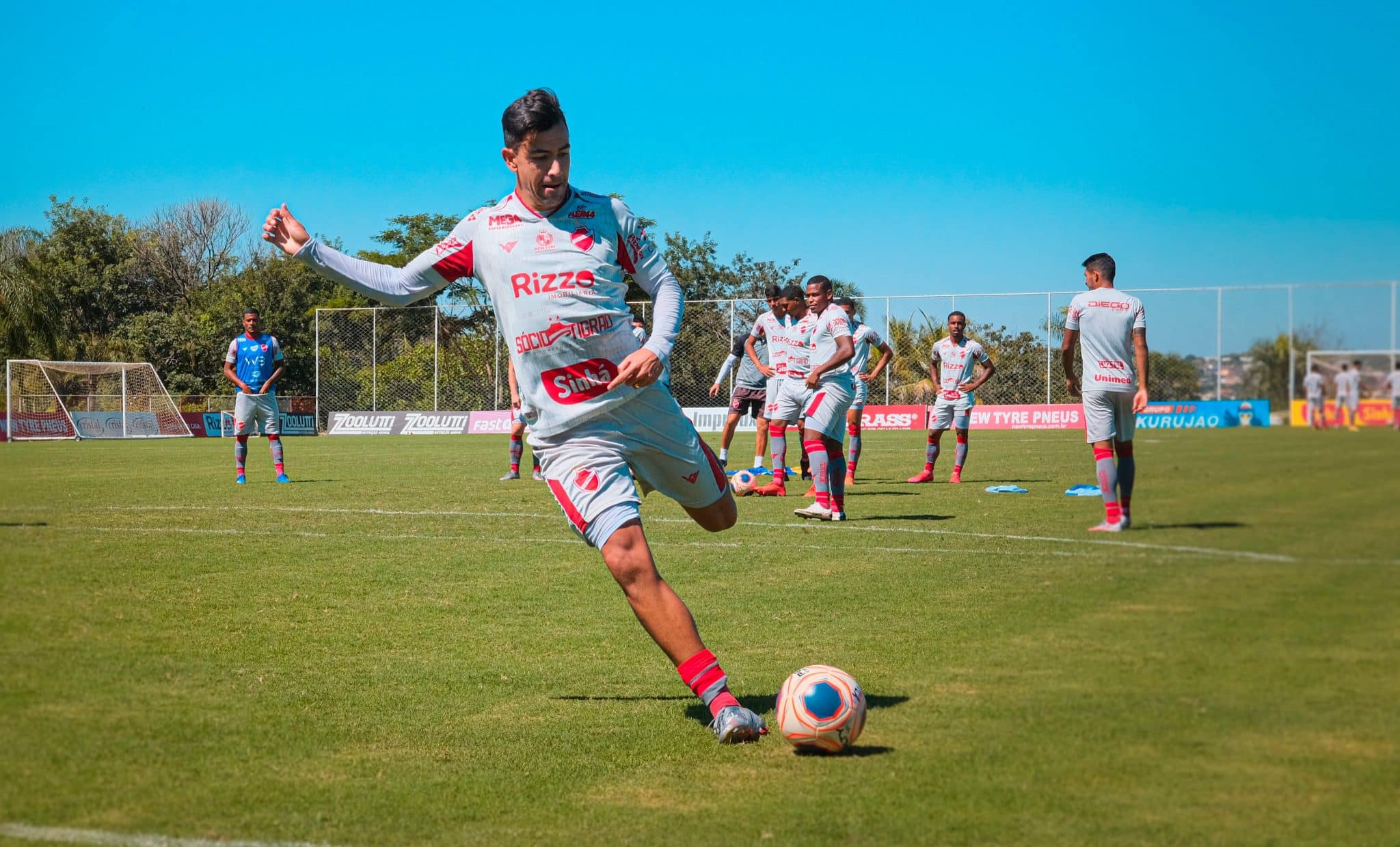 Vila Nova conta com retorno de Saimon; veja pendurados