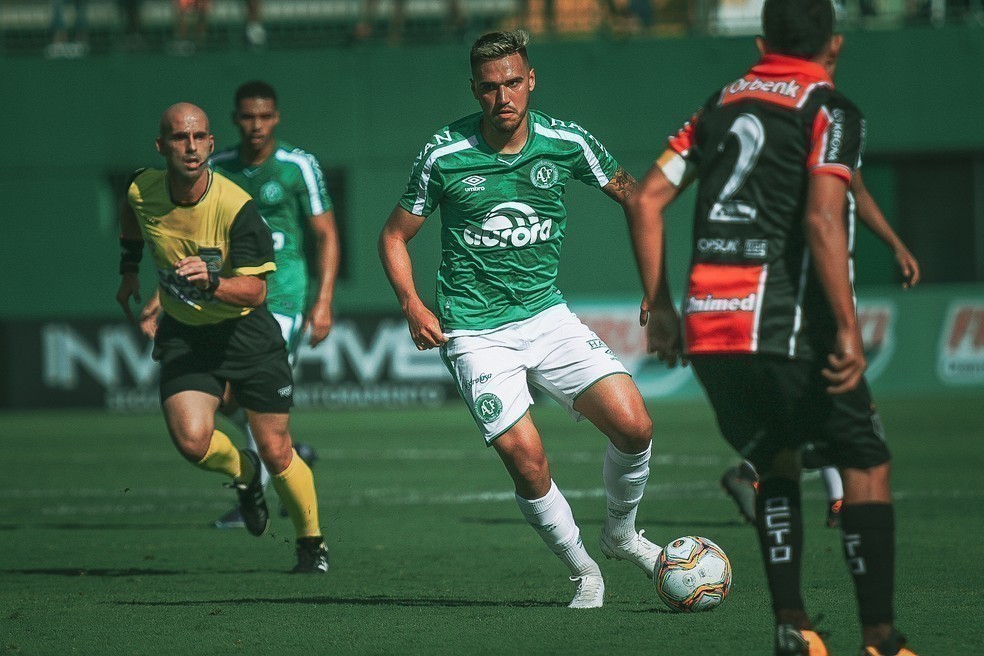 Santos analisa contrata&ccedil;&atilde;o de Vinicius Locatelli, da Chapecoense