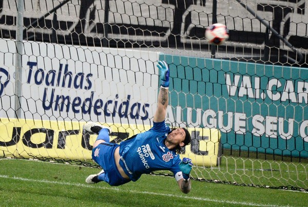 Cássio analisa o desempenho do Corinthians: “o aproveitamento é bom”