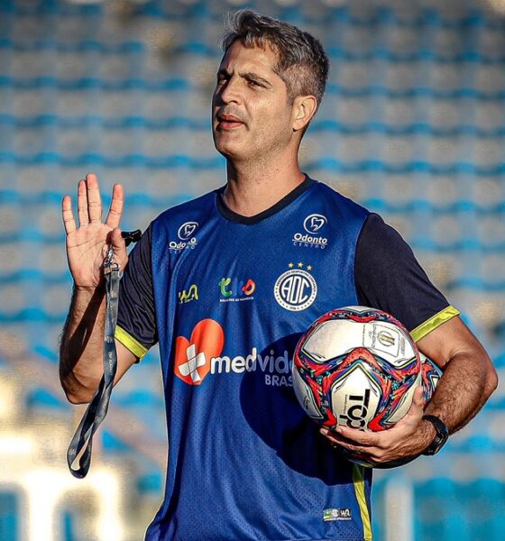 Rodrigo Santana pontua mudanças no jogo do Confiança