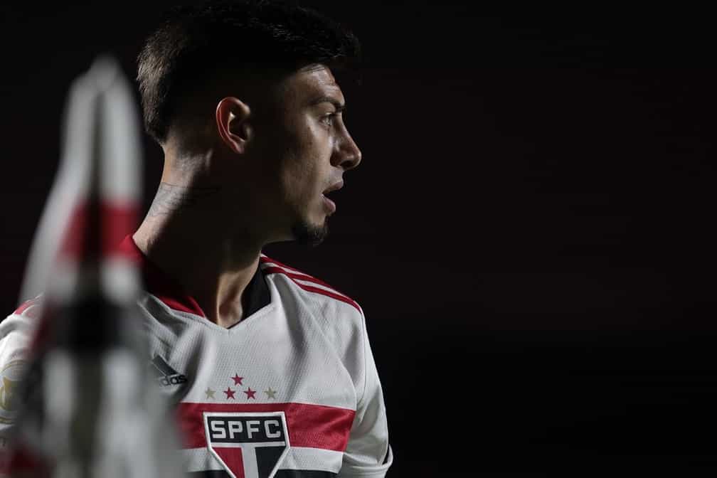 Vers&aacute;til, Rigoni fala sobre come&ccedil;o no S&atilde;o Paulo